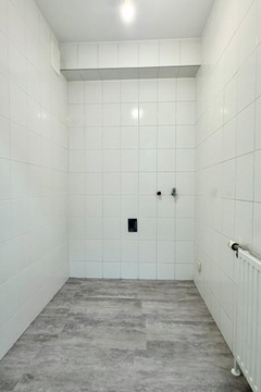 Tolle Raumaufteilung und keine Schrägen: 4 Zimmer DG-Wohnung mit Terrasse – 1200 Wien,Brigittenau
