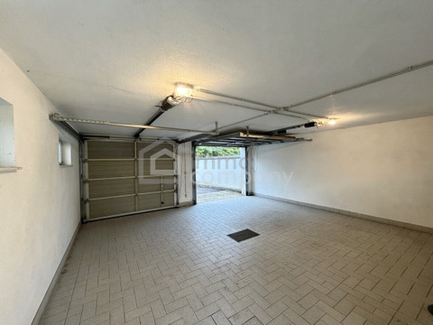 Großzügiges Mehrfamilienhaus mit Garten, Terrasse & 3 Garagen in Marchegg um 600.000€ – 2294 Marchegg