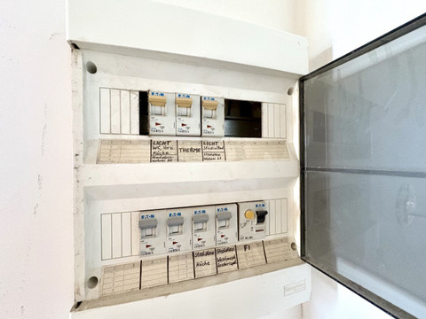 SANIERUNGSBEDÜRFTIGE 2-ZIMMER-WOHNUNG IM STILALTBAU NÄHE BOTANISCHER GARTEN – 1030 Wien,Landstraße