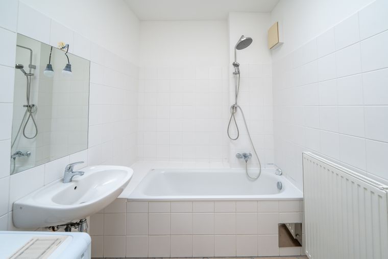 DACHGESCHOSSWOHNUNG MIT BALKON NAHE COTTAGE VIERTEL – Foto 2