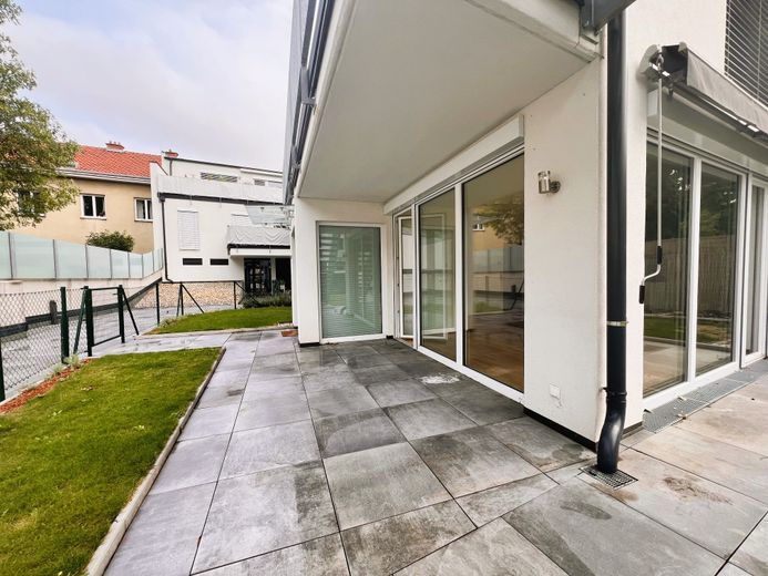 Sehr schöne Familienwohnung mit Terrasse und  großer Gartenfläche (T 1.3 /  EG) – Foto 2