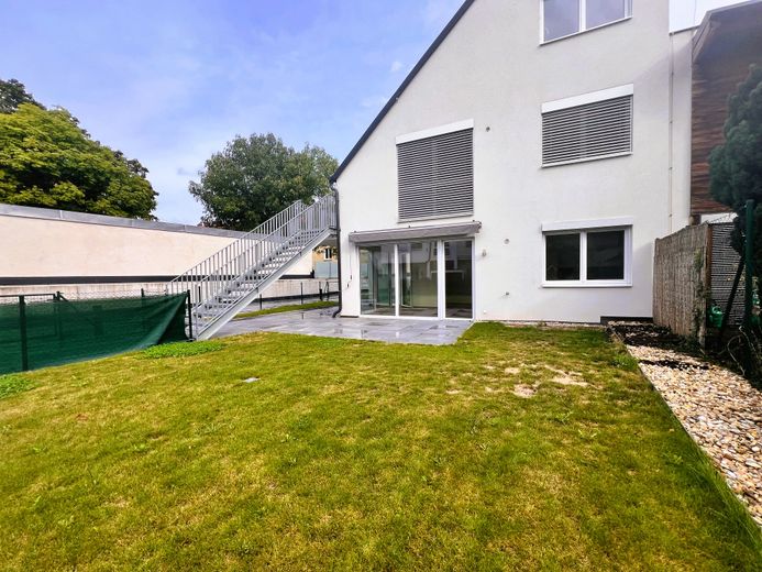Sehr schöne Familienwohnung mit Terrasse und  großer Gartenfläche (T 1.3 /  EG) – Foto 5